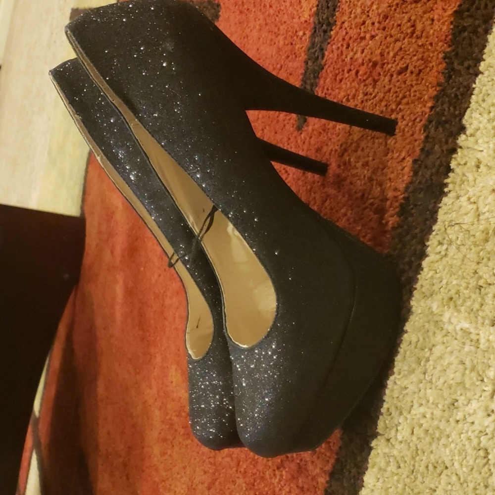 Pumps - Picture 3 of 3